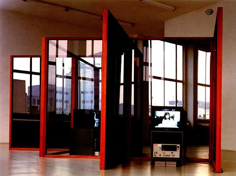 Dan Graham: Three Linked Cubes - Interior Design for Space Showing Videos