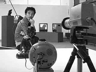 Nam June Paik »Triangle«