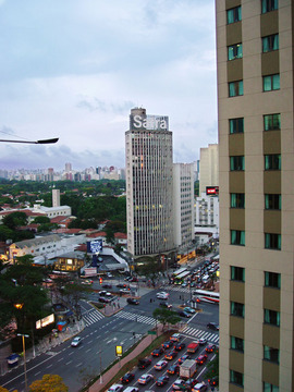 Giselle Beiguelman &laquo;Poetrica&raquo; | S&atilde;o Paulo, Avenida Reboucas